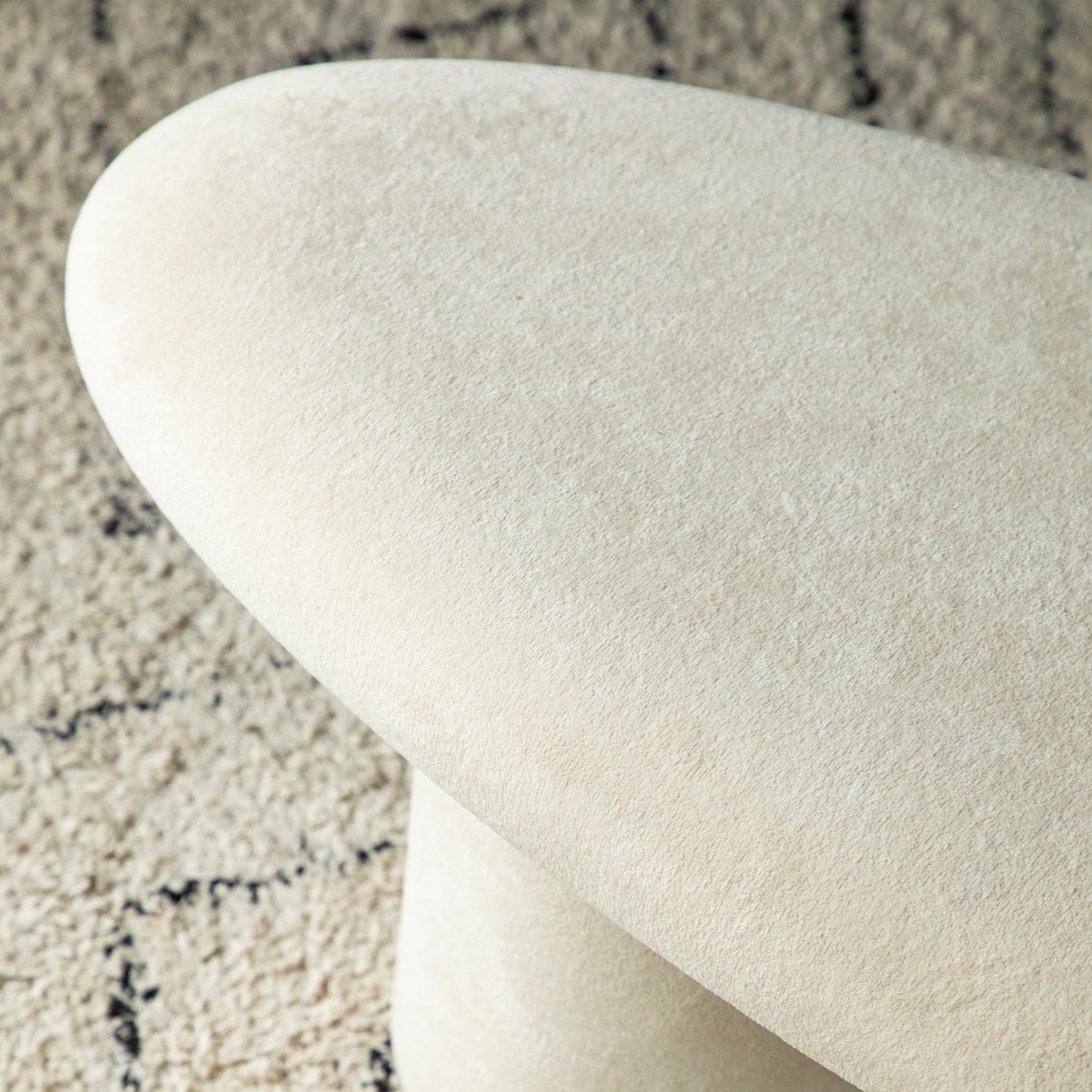 Nova Oval Bench – Curved Perfection in Luxe Fabric