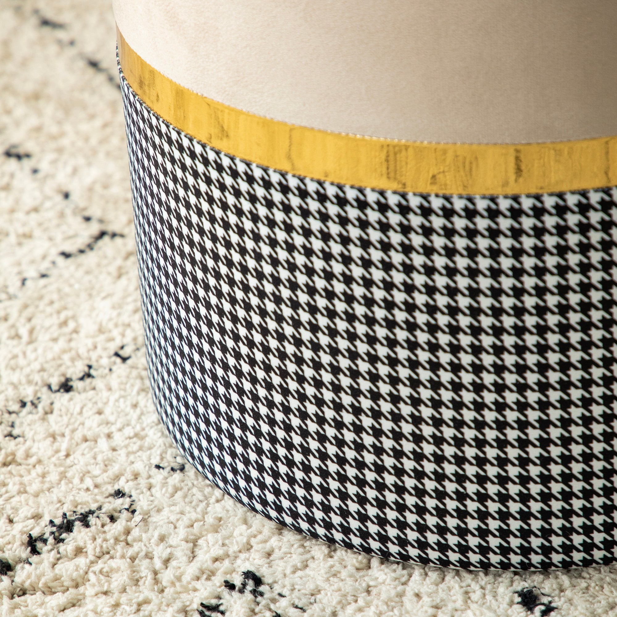 Band Ottoman – Luxury Pouffe for Modern Homes